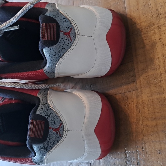 Jordan 11 retro Low Cherry bottom 2012 - Picture 11 of 14